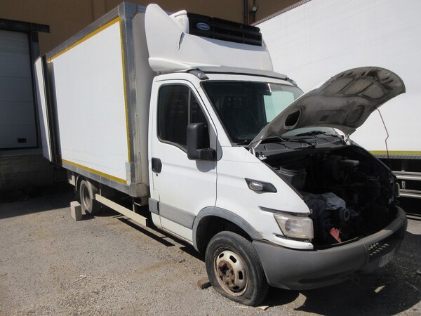 8#7070 Autocarro Iveco Daily con cassone frigorifero in vendita - foto 1