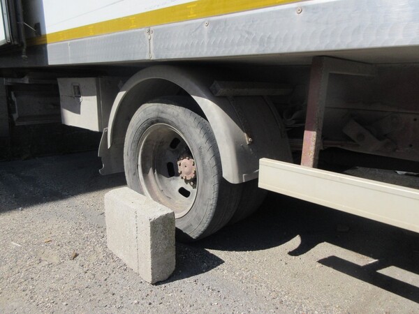8#7070 Autocarro Iveco Daily con cassone frigorifero in vendita - foto 6