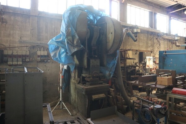 90#70720 Magazzino materie prime e macchinari per caminetti in vendita - foto 25