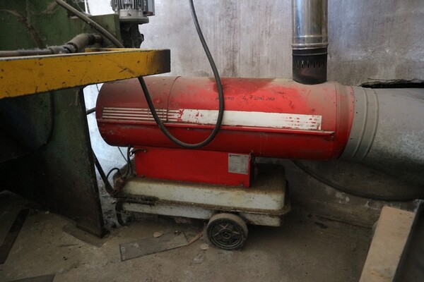 90#70720 Magazzino materie prime e macchinari per caminetti in vendita - foto 33