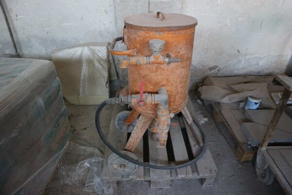 90#70720 Magazzino materie prime e macchinari per caminetti in vendita - foto 43