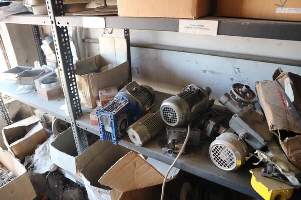 90#70720 Magazzino materie prime e macchinari per caminetti in vendita - foto 76