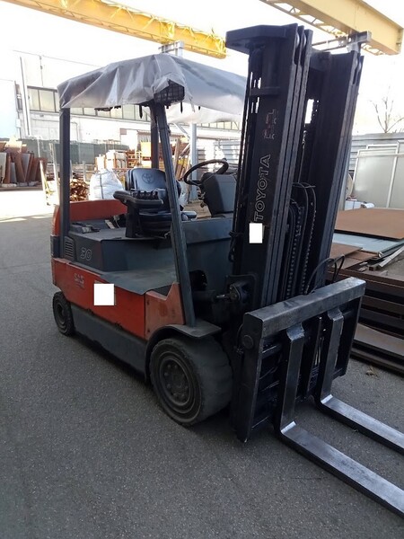 Carrelli elevatori in vendita