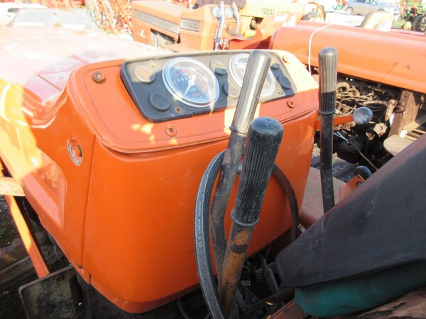 54#7078 Trattore agricolo cingolato Fiat in vendita - foto 4
