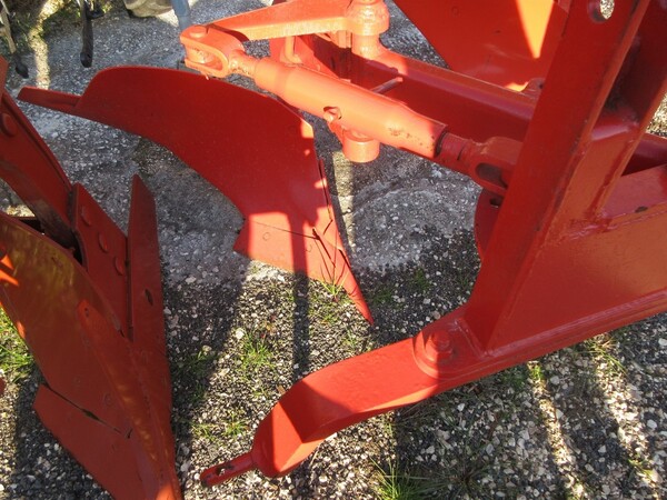 122#7084 Aratro monovomere per trattore agricolo hp 45 in vendita - foto 1
