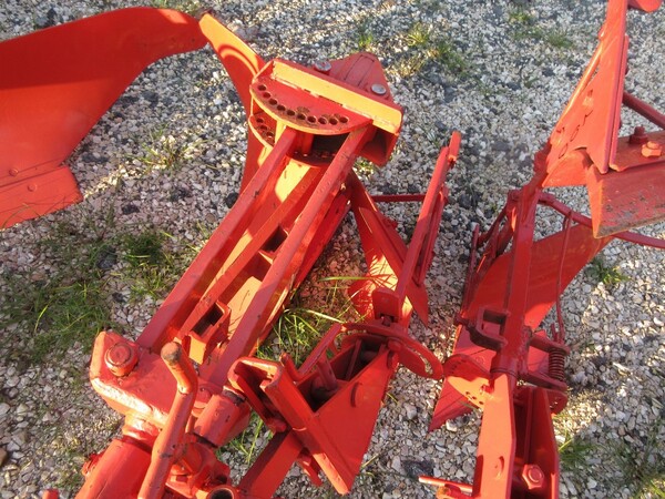 161#7085 Aratro bivomere hp 50 in vendita - foto 2