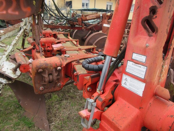 184#7086 Aratro trivomere in vendita - foto 2