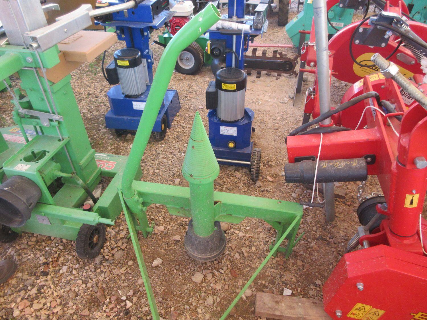 Lot Screw wood splitter