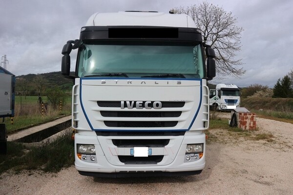 7#7092 Trattore stradale Iveco in vendita - foto 3