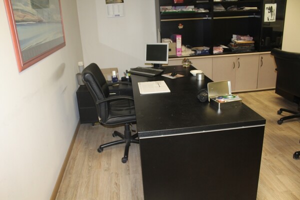10#7104 Arredamento e attrezzatura  da ufficio in vendita - foto 9