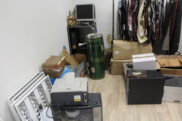 10#7104 Arredamento e attrezzatura  da ufficio in vendita - foto 17