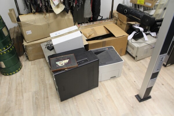10#7104 Arredamento e attrezzatura  da ufficio in vendita - foto 18