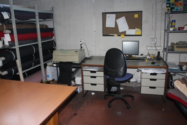 11#7104 Arredamento e attrezzatura  da ufficio in vendita - foto 15