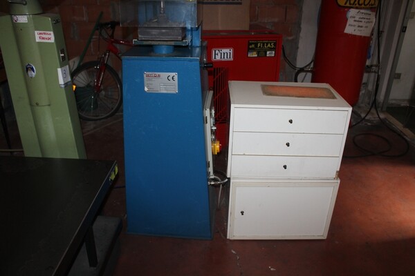 3#7104 Bilance e pressa in vendita - foto 2