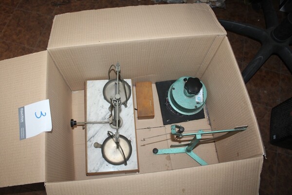 3#7104 Bilance e pressa in vendita - foto 9