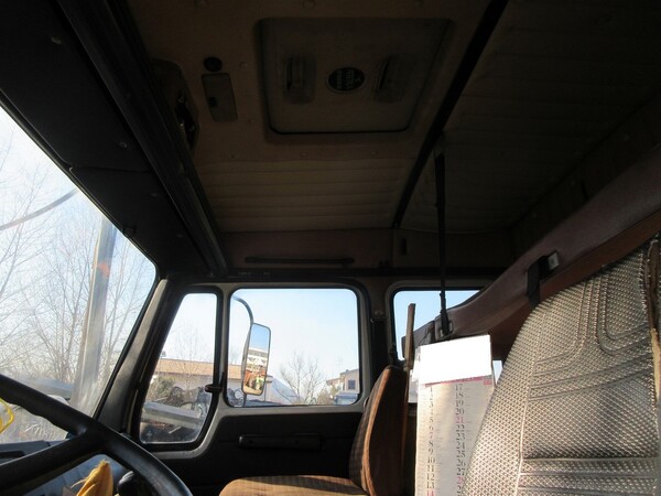 24#7112 Autocarro cassonato Mercedes in vendita - foto 14