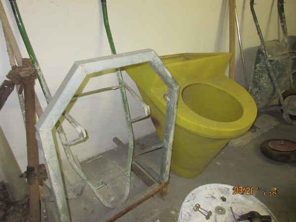 2#7124 Attrezzature edili e componenti arredo ufficio in vendita - foto 2