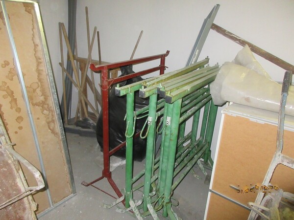 2#7124 Attrezzature edili e componenti arredo ufficio in vendita - foto 4
