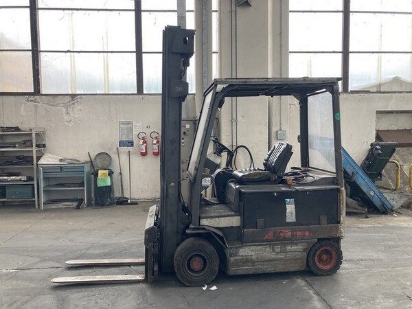 Carrelli elevatori in vendita