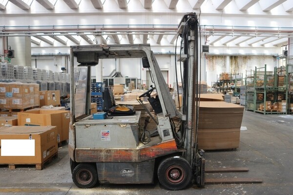 Carrelli elevatori in vendita