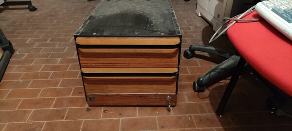 1#7126 Arredamento e attrezzature da ufficio in vendita - foto 7