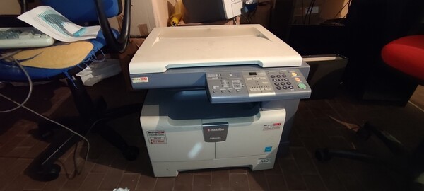 1#7126 Arredamento e attrezzature da ufficio in vendita - foto 18