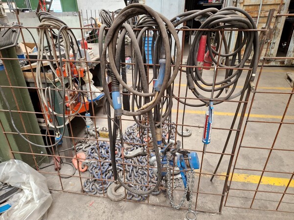 11#7142 Attrezzature da officina e da ufficio in vendita - foto 71