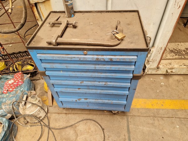 11#7142 Attrezzature da officina e da ufficio in vendita - foto 75
