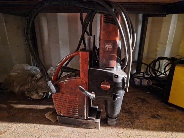 11#7142 Attrezzature da officina e da ufficio in vendita - foto 135