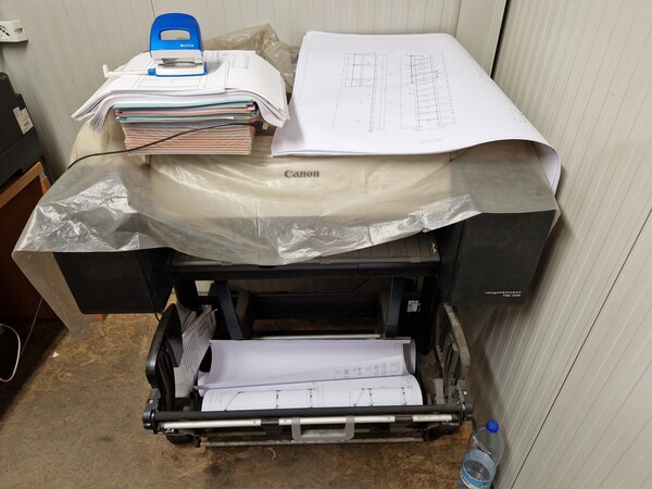 7#7142 Attrezzature e  arredamento da uffcio in vendita - foto 2