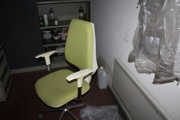 7#7154 Attrezzatura e arredamento da ufficio in vendita - foto 3