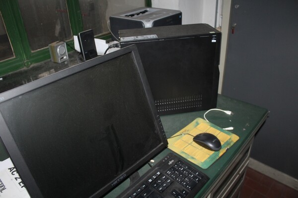 7#7154 Attrezzatura e arredamento da ufficio in vendita - foto 7