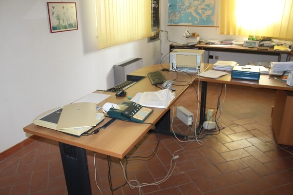7#7154 Attrezzatura e arredamento da ufficio in vendita - foto 17