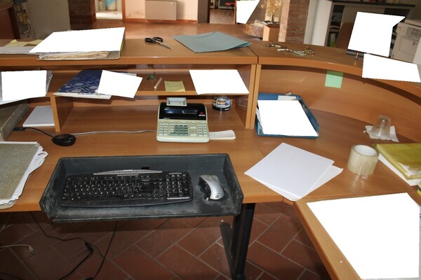 7#7154 Attrezzatura e arredamento da ufficio in vendita - foto 23