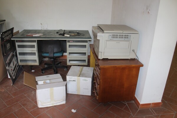 7#7154 Attrezzatura e arredamento da ufficio in vendita - foto 25