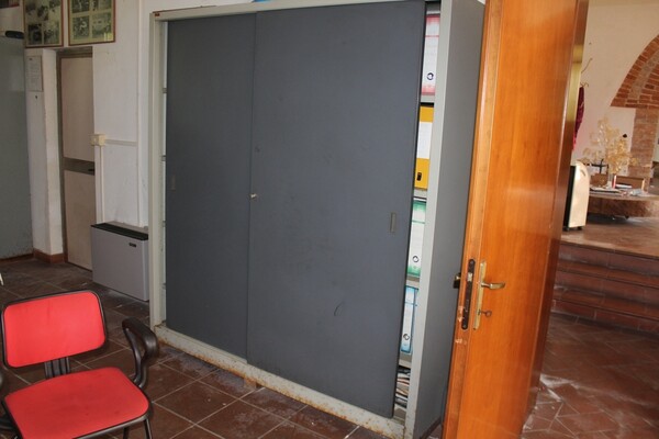 7#7154 Attrezzatura e arredamento da ufficio in vendita - foto 34