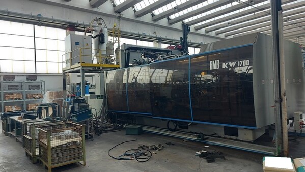 1#7165 Pressa iniezione BMB KW1700/2000 e linea piantaggio cuscinetti in vendita - foto 1