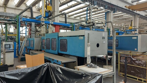 12#7165 Pressa doppia iniezione BMB MC 270 in vendita - foto 3