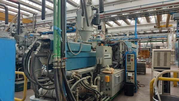 13#7165 Pressa a iniezione BMB MC270 in vendita - foto 5