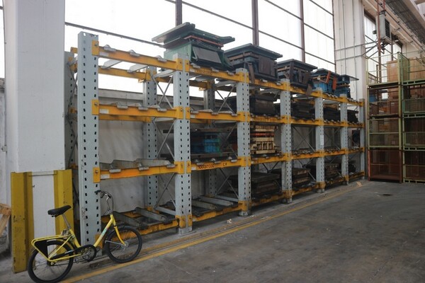 78#7171 Magazzino di stampi e scaffalature in vendita - foto 3