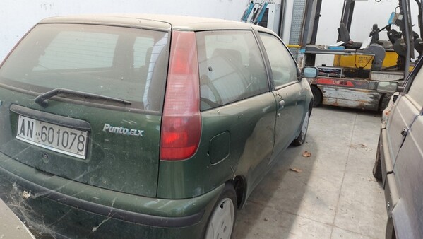 101#7172 Autovettura Fiat Punto 75 ELX in vendita - foto 2