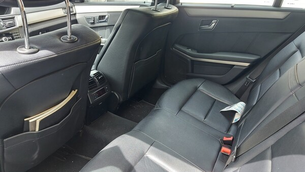 104#7172 Autovettura Mercedes E350 in vendita - foto 8