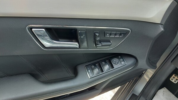 104#7172 Autovettura Mercedes E350 in vendita - foto 10
