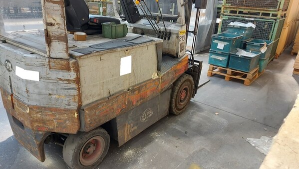 23#7172 Carrello elevatore Fiat Om E25N in vendita - foto 5