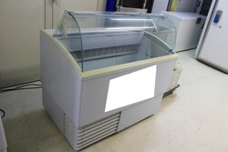 Isa ice cream display cabinets - Lote 31 (Subasta 7210)