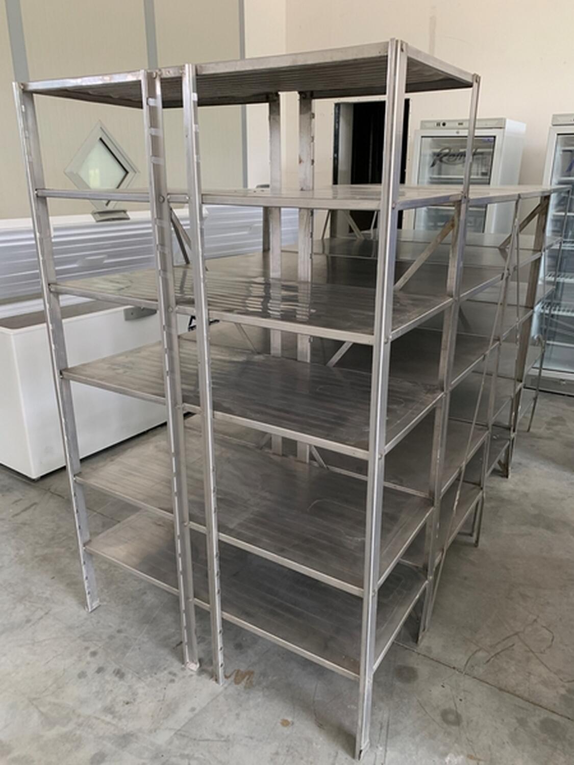 Lot Steel shelving
