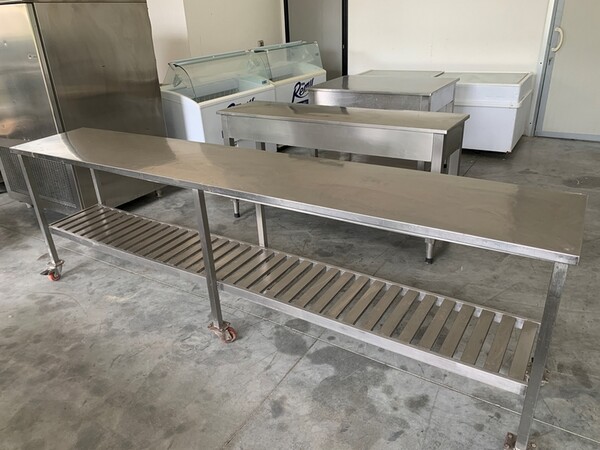 63#7210 Tavolo su ruote in vendita - foto 1