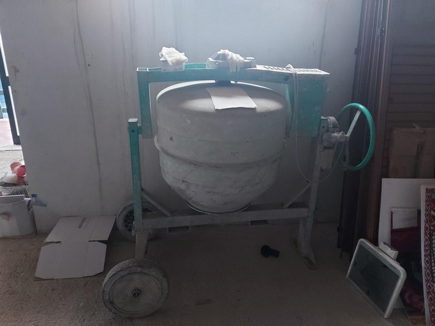 Lot Imer electric concrete mixer