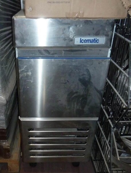 4#7244 Attrezzatura da cucina industriale e arredi in vendita - foto 13