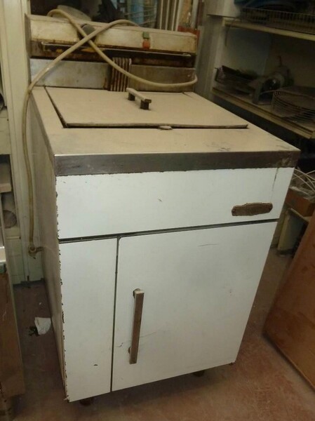 4#7244 Attrezzatura da cucina industriale e arredi in vendita - foto 20